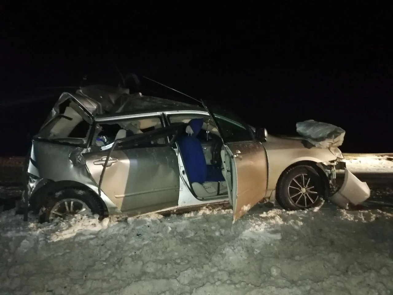 В Красноярском крае в смертельном ДТП с грузовиком погиб пассажир легковушки