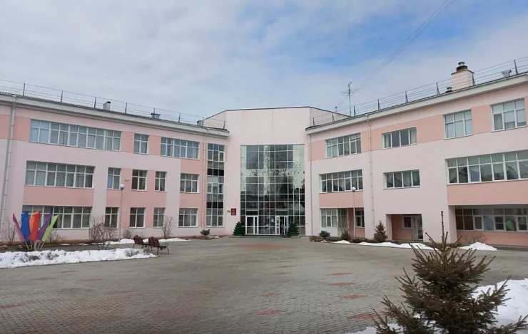 Потолок обвалился в иркутской школе