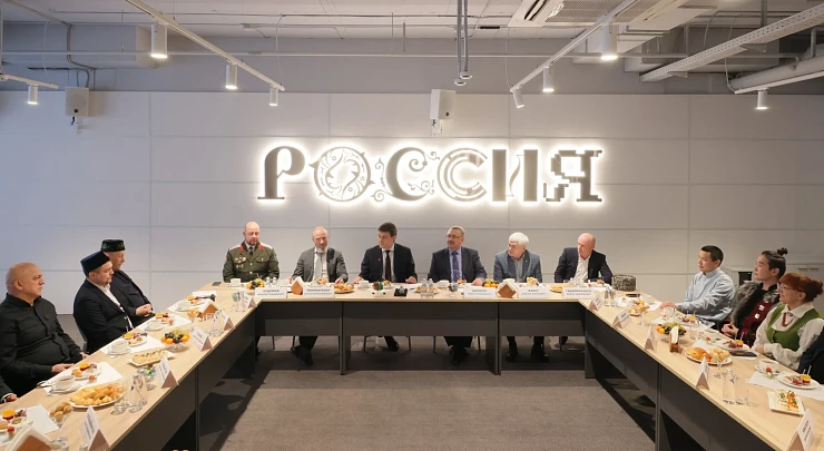 Михаил Котюков провел встречу с представителями национальных автономий Красноярского края