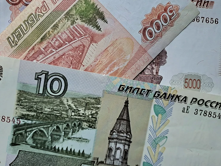 Сварщик стал самой высокооплачиваемой вакансией в России в январе 2026 года